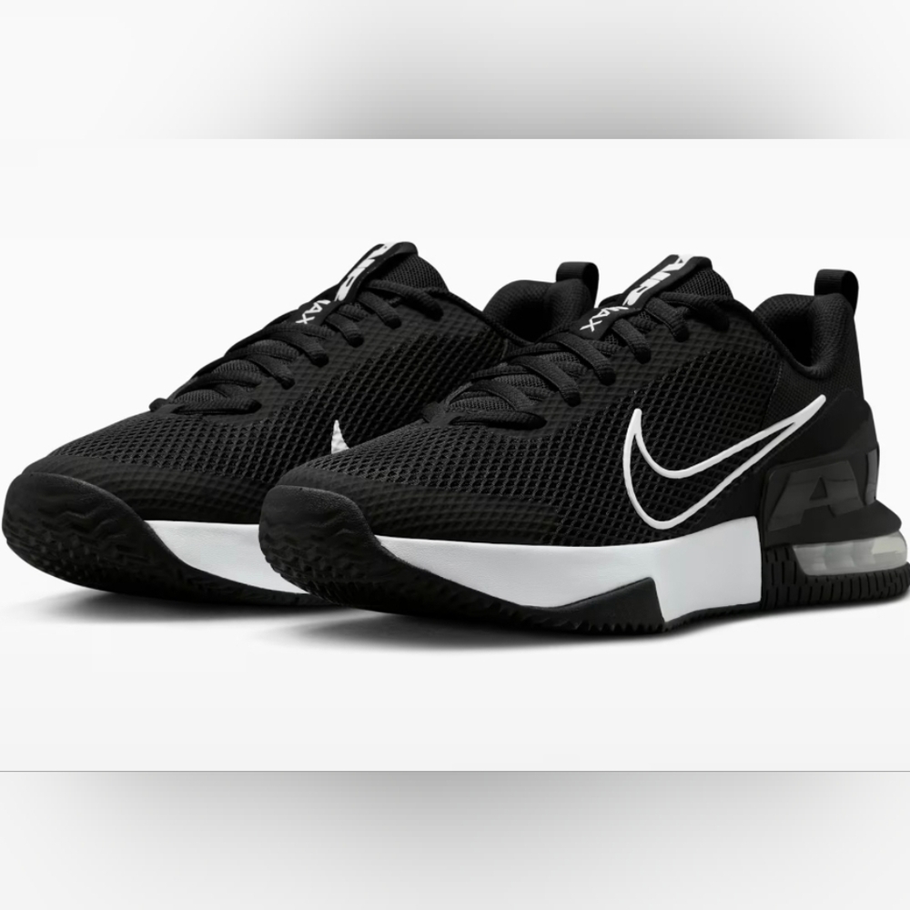 NIB Nike Black/White Alpha Trainer 6
